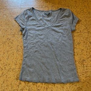grey t shirt
